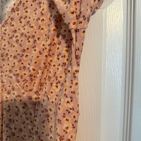 Peach Floral V-Neck Puff Sleeve Mini Dress With Tie/Belt Waist - Size L - Picture 2 of 8